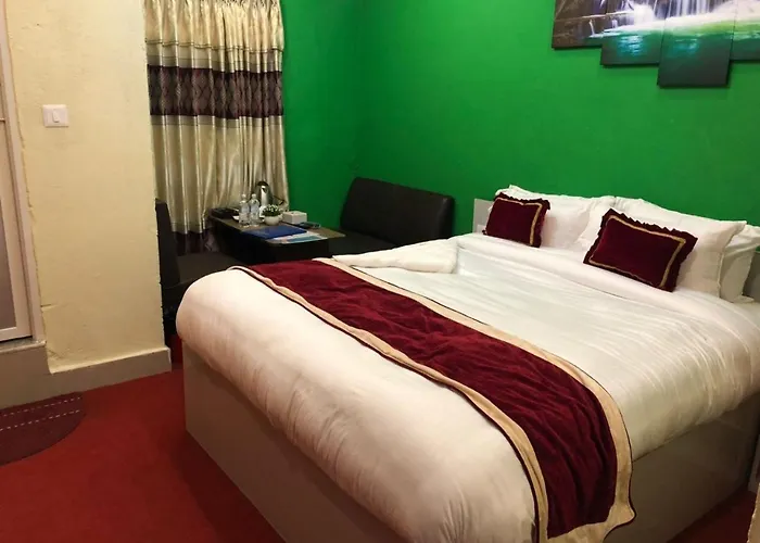 Apa Ammaa Lodge, Restaurant, And Hotel *